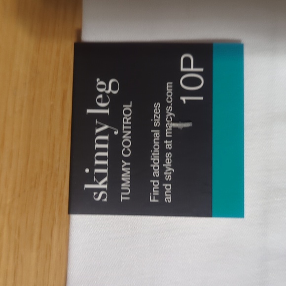 Alfani NWT Skinny Leg Tummy Control white pull on pants 10 petite 10P - Picture 11 of 13